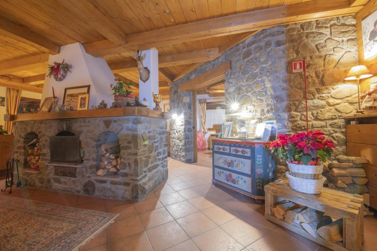 Hotel Rascard Valtournenche Exterior photo