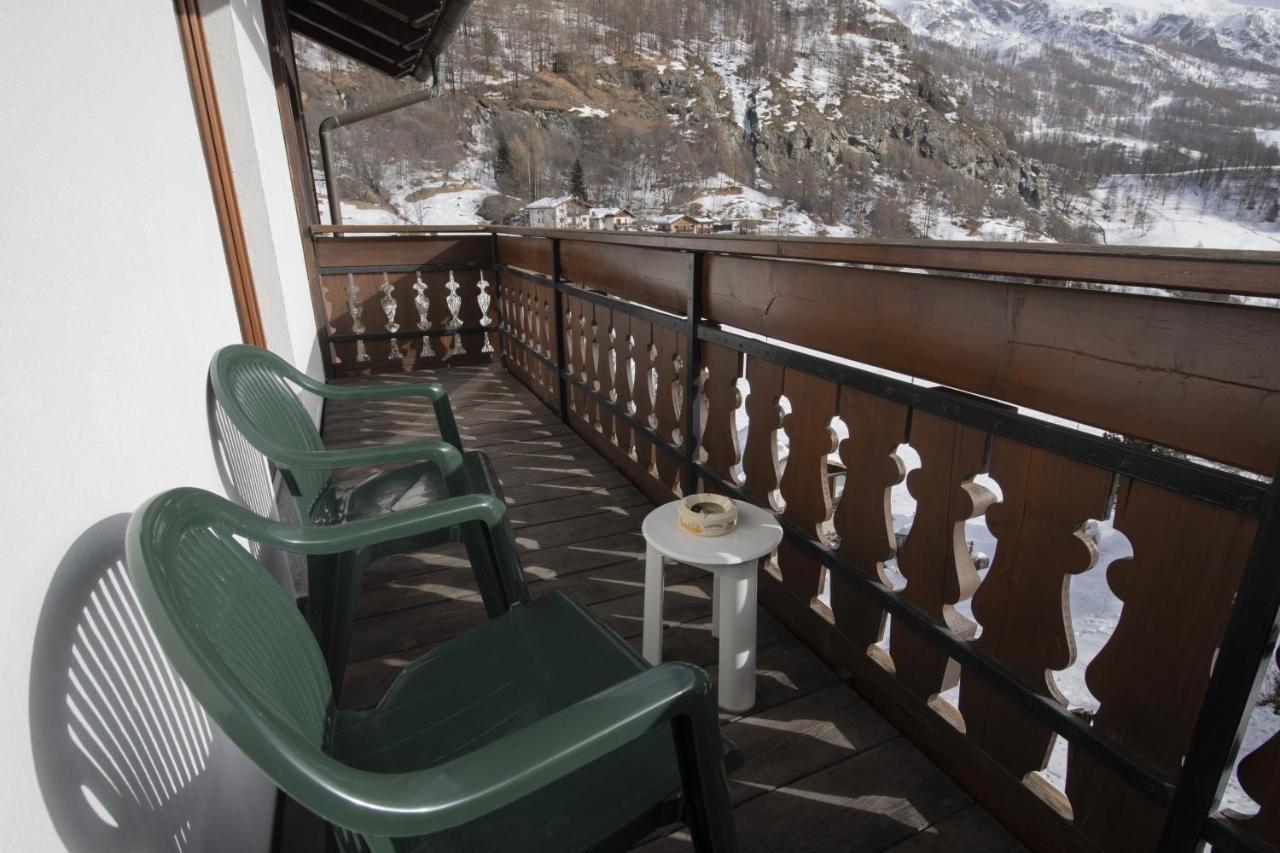 Hotel Rascard Valtournenche Exterior photo